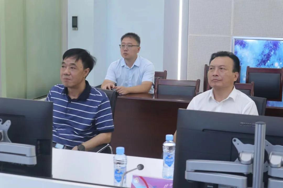 资阳城投总经理张东林一行赴市公安局大数据中心进建调查