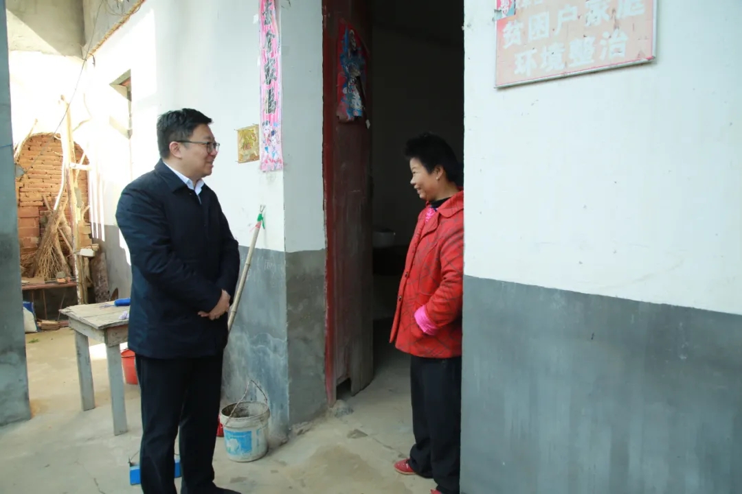 助扶不松劲 脱贫“四不摘”——资阳城投公司深刻助扶村发展走访慰问