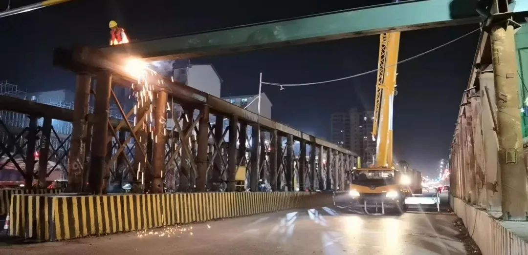 党委书记、董事长涂建平现场调度南表环高速项目工程