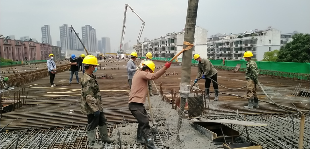 副市长江新洪观察南表环项目建设进展情况